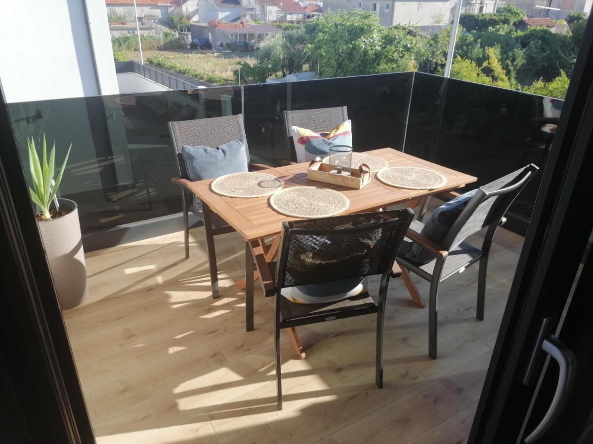 Rosa Mystica Apartment โตรกีร์ ภายนอก รูปภาพ