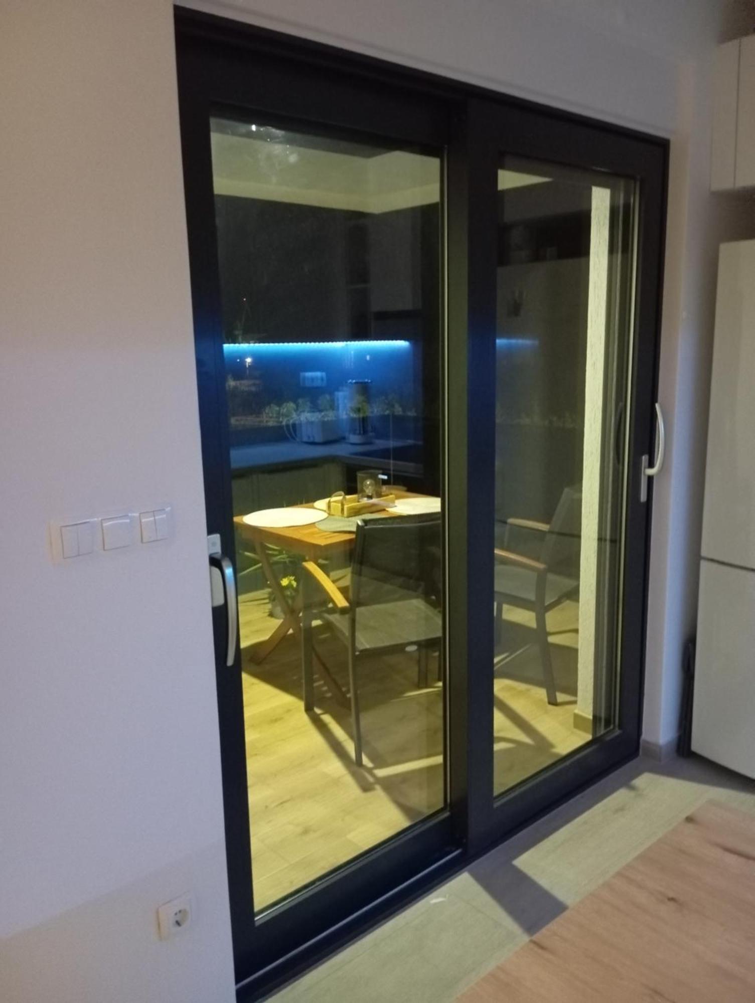 Rosa Mystica Apartment โตรกีร์ ภายนอก รูปภาพ