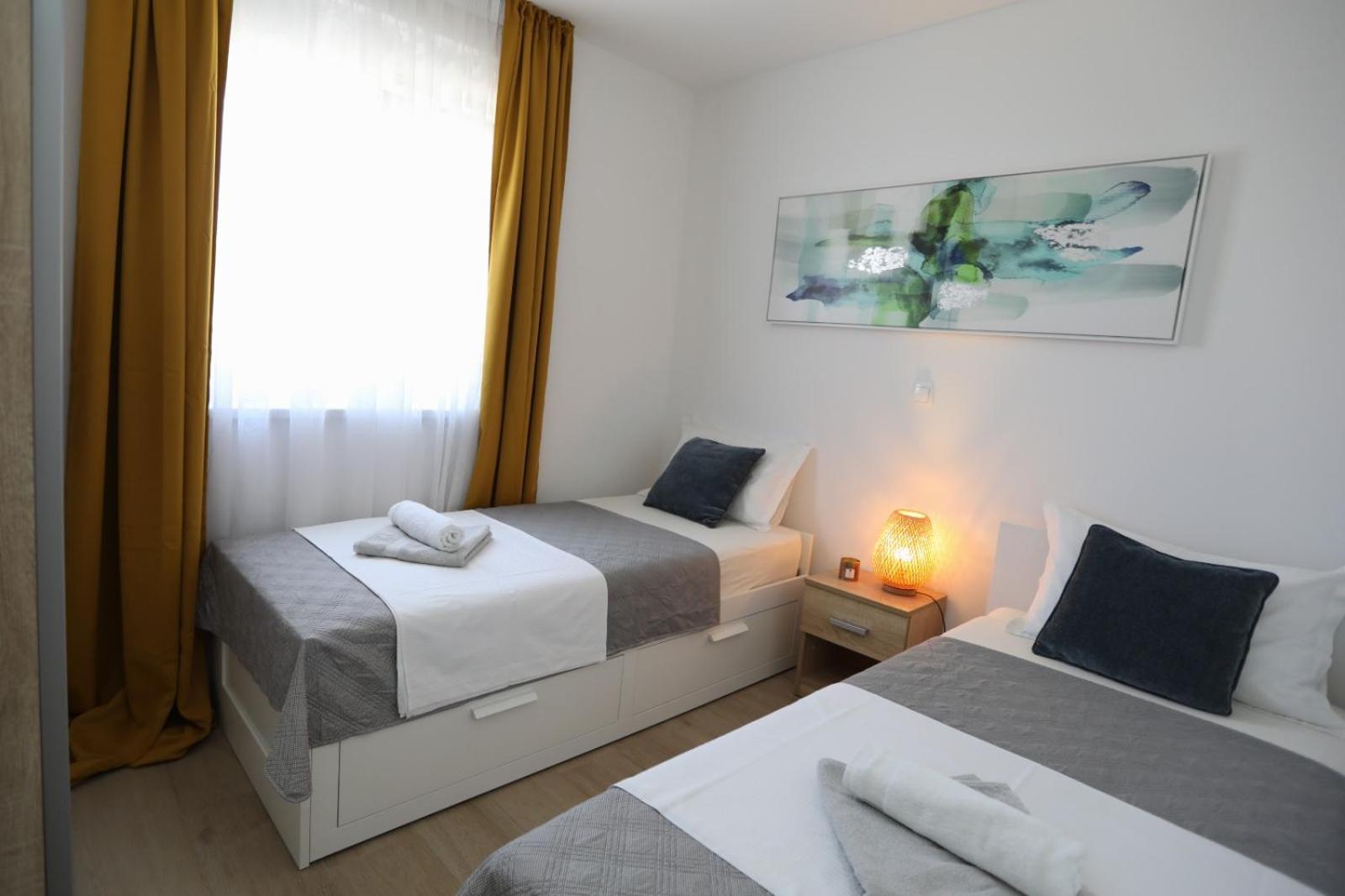 Rosa Mystica Apartment โตรกีร์ ภายนอก รูปภาพ