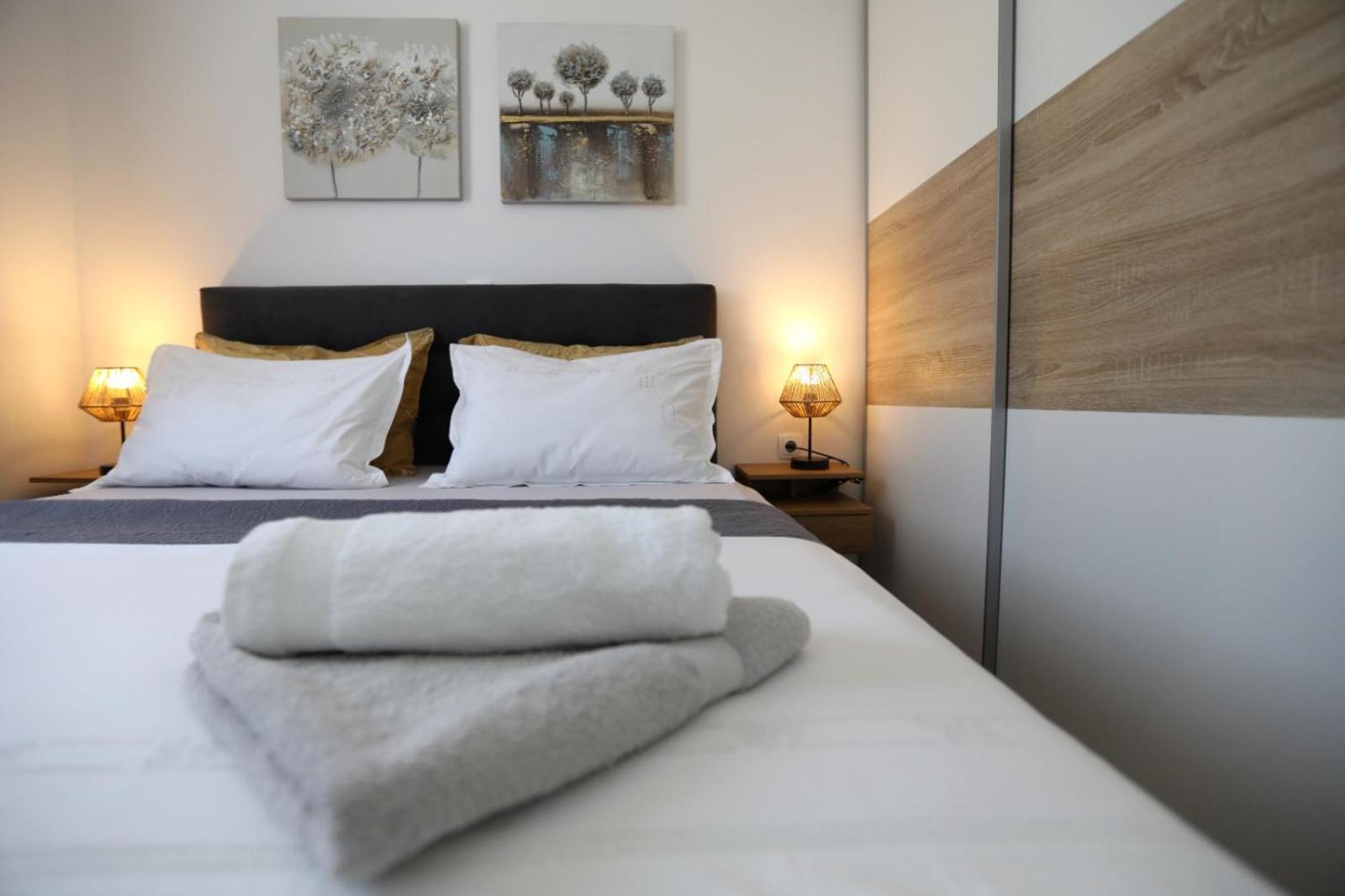 Rosa Mystica Apartment โตรกีร์ ภายนอก รูปภาพ
