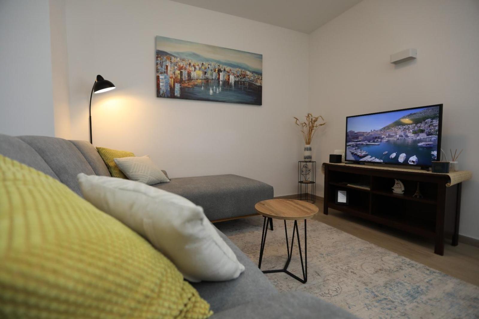 Rosa Mystica Apartment โตรกีร์ ภายนอก รูปภาพ