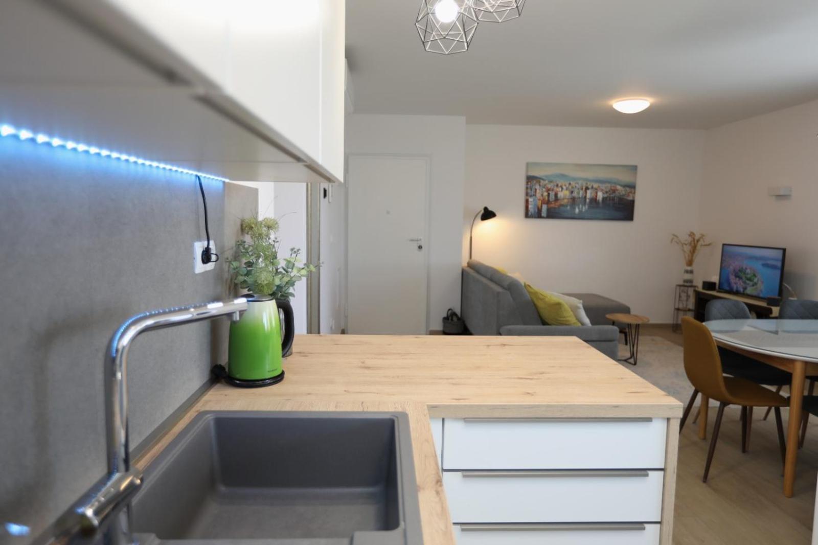 Rosa Mystica Apartment โตรกีร์ ภายนอก รูปภาพ