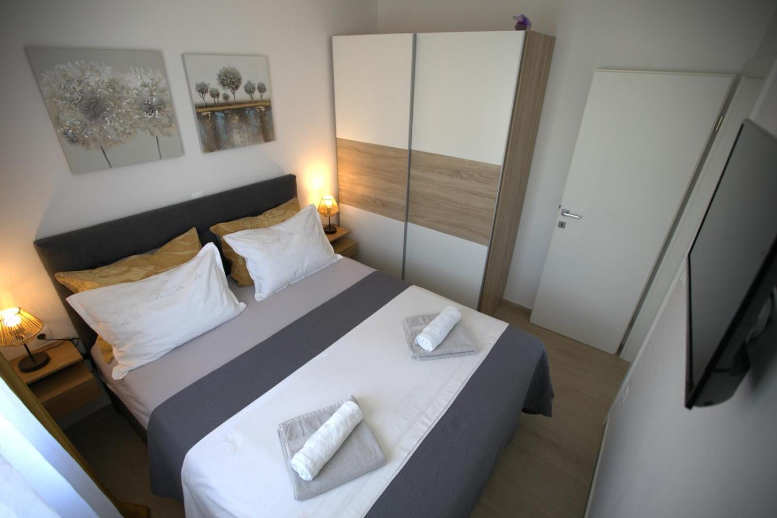 Rosa Mystica Apartment โตรกีร์ ภายนอก รูปภาพ